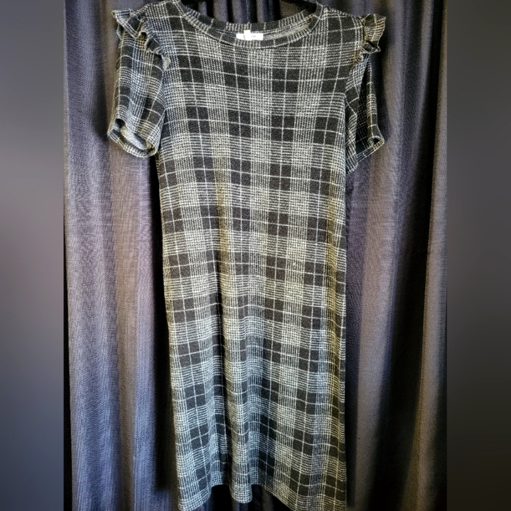 Women's Plaid Cute Dress with Ruffle Sleeve Detail